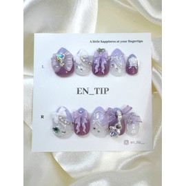 Lavender Heart Beam Handmade Nail Tips - Short Almond / 라벤더 하트 빔 수제네일팁 - 숏아몬드