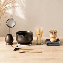Ochcahser - Juego de té japonés incluye tazón de matcha con boquilla, soporte para batidor de matcha (chasen), batidor de bambú y cuchara de bambú,