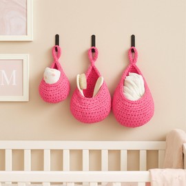 ShellKingdom - Cestas colgantes de pared para cocina, paquete de 3 cestas bohemias tejidas a mano para almacenamiento con 6 ganchos para frutas, verduras, papas, huevos, tamaño 3 (rosa intenso)