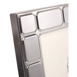 Mano - The Summertown Silver Plated Photo Frame Embossed Cube Design 5 x 7 inch (13 x 18 cm)