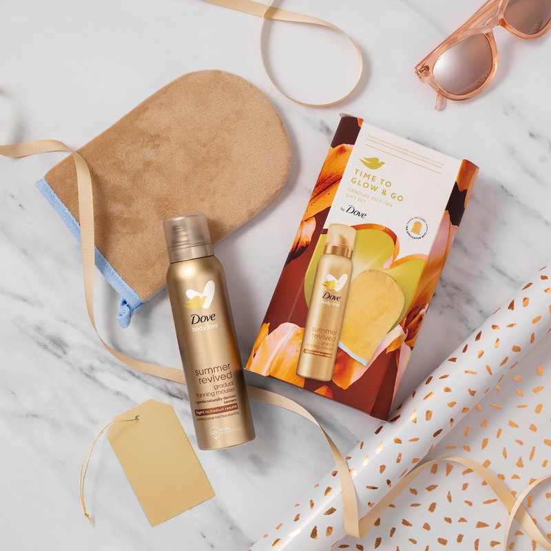 Dove Time to Glow and Go Gradual Self-Tan Gift Set