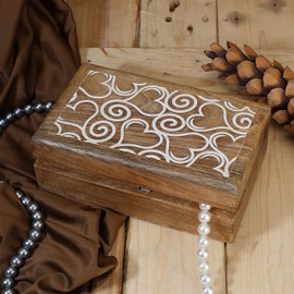 Ajuny Jewellery Storage Box Hand-Carved Decorative Wooden Art Box Heart Design – Multipurpose Watch Box Treasure Chest Great for Gifts – White Brown, 20.3 x 12.7 cm