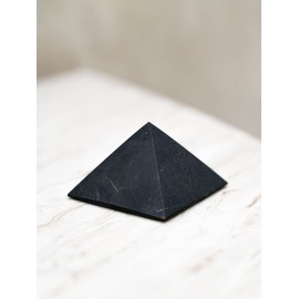 Shungite Club Shungite Pyramid Unpolished Black Stone Shungite Protection Crystal Figure for Meditation 80 mm Positive Energy