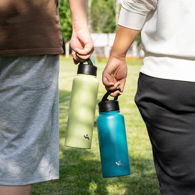 Konokyo - Botella de agua aislada con pajita, 22 onzas,
