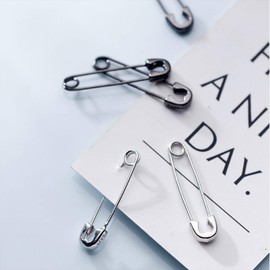 URBAN SHe° 925 Sterling Silver Safety Pin Hoop Earrings (Silver)