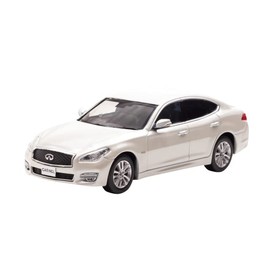 Hiko Seven CARNEL 1/43 Nissan Fuga Hybrid (Y51) 2015 Crystal White Pearl Finished Product