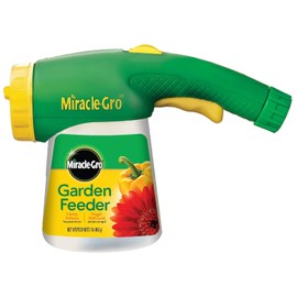 Miracle-Gro - Fertilizante Miracle-Gro multiuso para todo tipo de plantas de jardín en regador Miracle-Gro de 1 libra, Garden Feeder, Mul...
