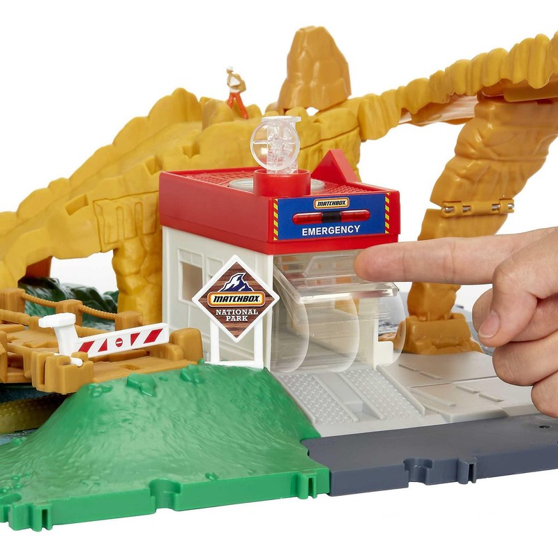 Matchbox Action Drivers Playsets with a Vehicle in 1:64 Scale