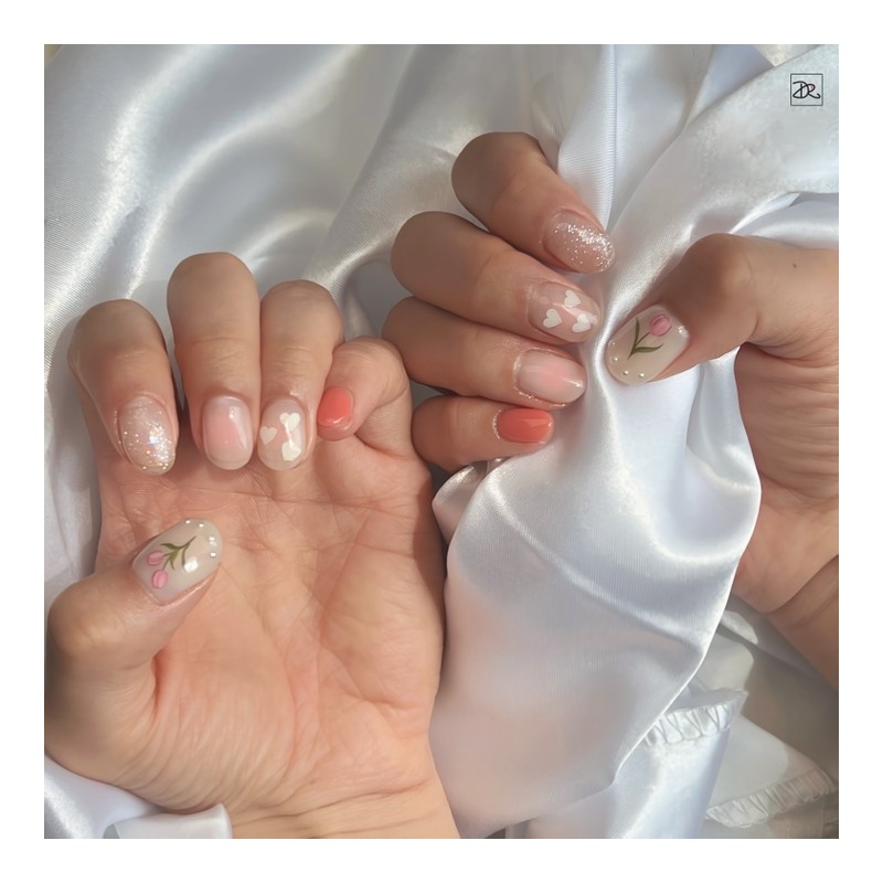 Dara Beauty 2024 April Art of the MonthFlower Cheek Nail❣