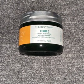 The Body Shop VITAMIN C Glow Boosting Moisturiser 50ml/1.7oz NEW
