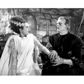 Elsa Lanchester and Boris Karloff in The Bride of Frankenstein Photo 2