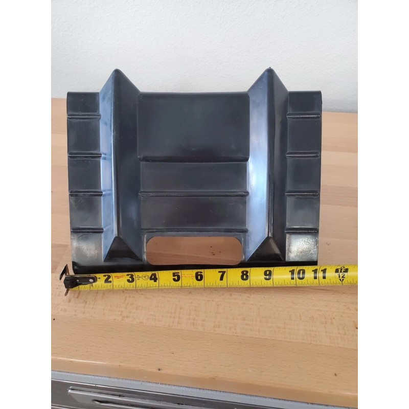 C & L 11" V Board Plastic Corner Protector Truck
