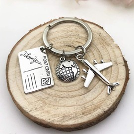 Huwujiu Travel Keyring Globe/Postcard/Airplane Keyring Flight Attendants Gift Pilot Gift Aviation Graduation Gift Holiday Keyring for Couple Friend Family