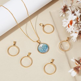 UNICRAFTALE Pack of 10 Round Bezel Pendants Open Back Stainless Steel Ring Frame Pendant Golden Geometric Blank Charms Hollow Frame Pendant Setting for Earrings Necklaces Bracelets, Non-precious