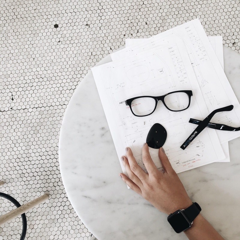 A Better Outlook Polarized Sunglasses (Small Frames 52 mm, Logo)