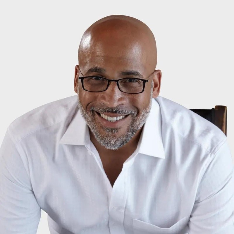 ThinOptics Bundle - Reading Glasses and Sunglasses with Cases -