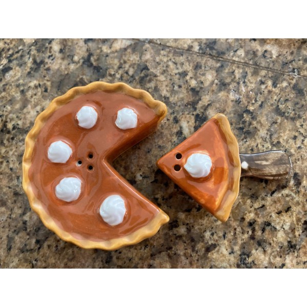 Cracker Barrel Adorable Pumpkin Pie Fall Holiday Salt And Pepper