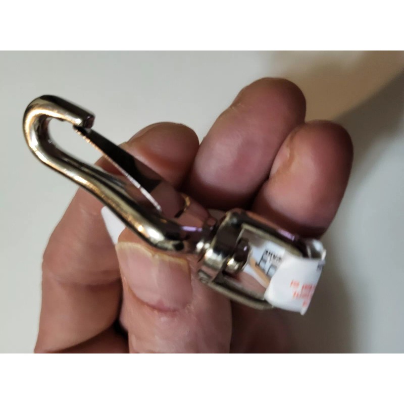 volt 2 1/2" zinc clip with 3/8" swivel oval eye.