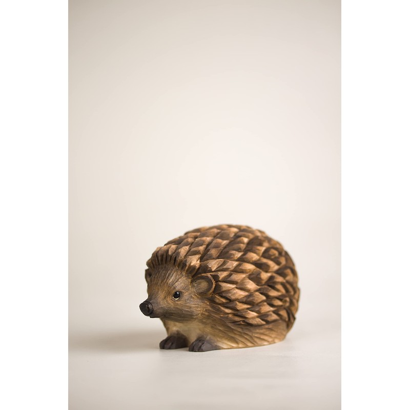 WILDLIFEGARDEN Wildlife Garden WG5946 Hedgehog - Hand Carved Wooden Animal