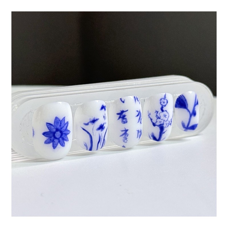 05:25AM, Cheonghwa |Korean traditional blue flower nail - almond /