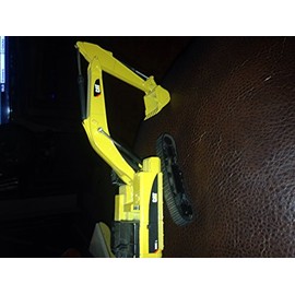 Norscot Cat 385C L Hydraulic Excavator with metal tracks 1:64 scale