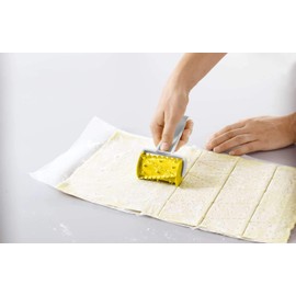 Betty Bossi Nacho Roller de nachos hechos en casa hecho fácil con nuestro fantástico rodillo de masa