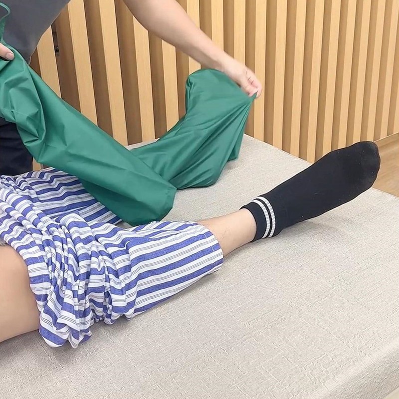 Leg Wearing Aid Cover Green Nylon Friction Prevention Pants Foot