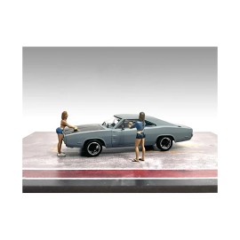 DCD "Car Wash Girls" Set 2 Jessica and Jennifer 2 Piece Figure Set for 1/43 Scale Models by American Diorama