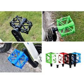 Free-fly Bicycle Pedal - Aluminum Bearing Bike Pedals with 16 Anti-Skid Pins - Lightweight Platform Pedals - Universal 9/16" Bike Pedal for Mountain BMX MTB Road Bike (Green)