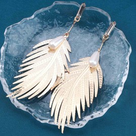 TseenYi Gold Leaf Earrings Long Feather Leaves Earrings Boho Pearl Pendant Earrings Long Leaf Feather Earrings Crystal Stud Earrings Jewellery for Women and Girls