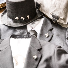 Beagle Made in England Art dog pin badge collection