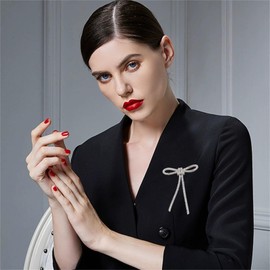 2 Pcs Crystal Bow Brooch Pin for Women Fashion Elegant Rhinestone Bowknot Corsage for Dress Suit Shirt Clothes Accessories Wedding Party Jewelry (Silver)