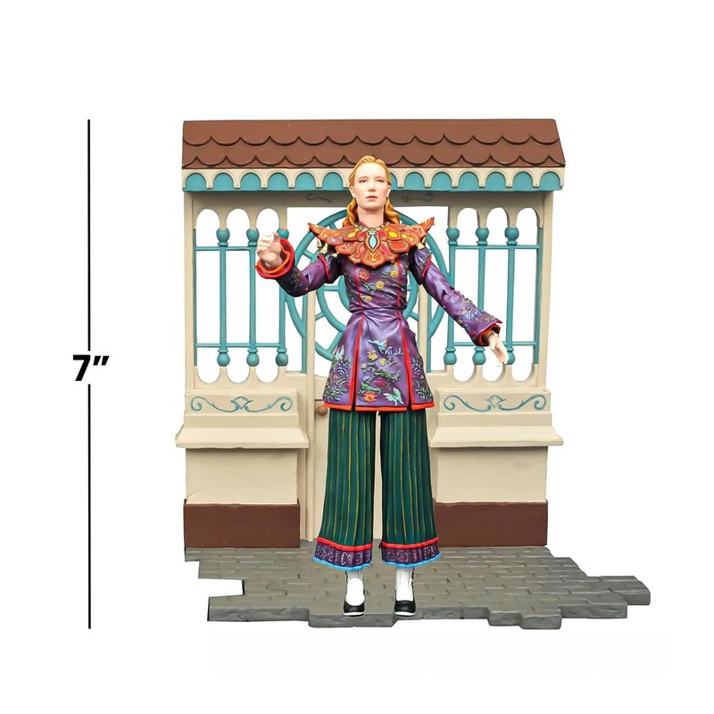 Diamond Select Toys Alice Through the Looking Glass: Alice Select