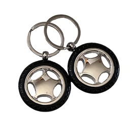 Generic Chrome Tire Rim Shaped Keychain - Spinable Rim, Perfect for Car Enthusiasts, Silver, Black