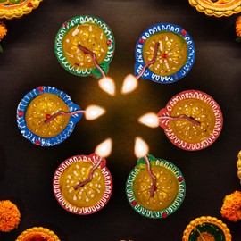 Earthen Diya Handmade Clay Terracotta Diwali Diya Tea Light Holder for Pooja Deepak Decoration Deepam Decorative Lighting Accessories Traditional Indian Festival Décor (Circle Shape - Set of 6)