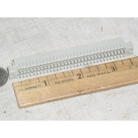 AMP 1 TE AMP 650458-5 96/64 POS GOLD PIN BACKPLANE CONNECTOR FEMALE SOCKET DIN USA