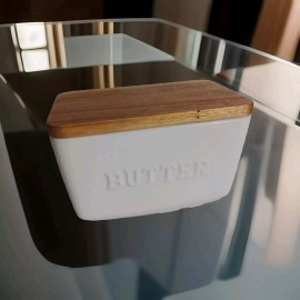 Better Homes & Gardens Porcelain Embossed White Butter Dish Acacia Wood Lid 5.5"