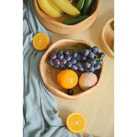 HITOMEN Handmade Rattan Bread Baskets Round Wicker Fruit Serving Storage Bowls, Natural Woven Decorative Kitchen Counter Organizing (Honey Brown) M-10.2"