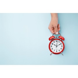 Bernhard Products Analog Alarm Clock 4" Twin Bell Vintage Red Silent Non-Ticking Quartz Battery Operated Extra Loud with Backlight for Bedside Table Desk, Retro Clocks Old Fashioned for Heavy Sleepers