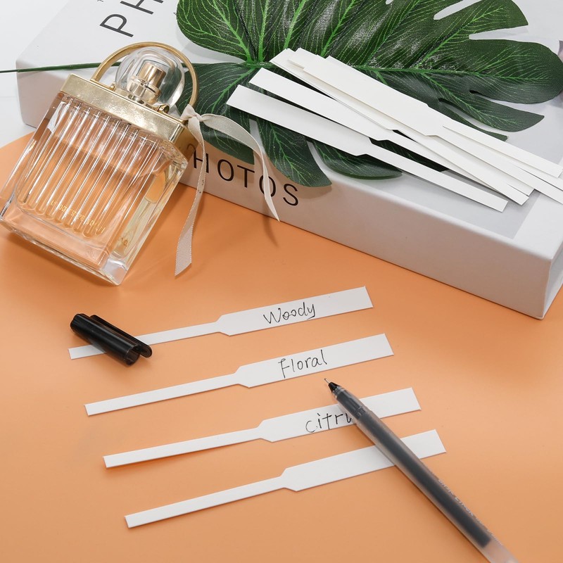 YUYUDEHM 200 PCS Disposable Perfume Test Strips, Fragrance Paper Strips