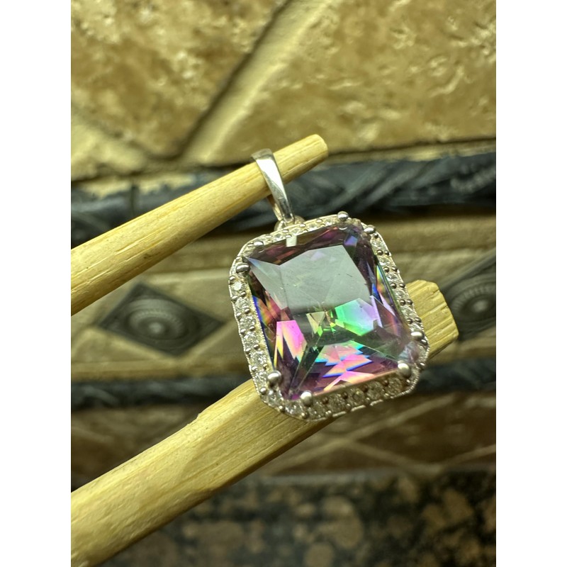 8ct Rainbow mystic Topaz 925 Solid Sterling Silver Pendant 20mm