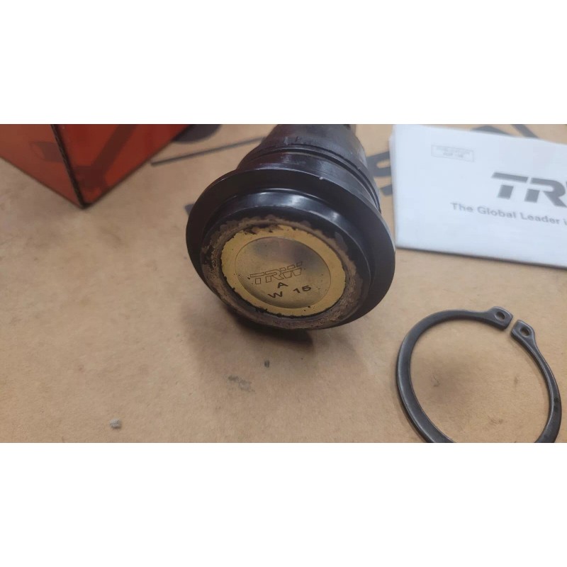 TRW 2x PAIR BALL JOINT FRONT LOWER CONTROL ARMS FLCA