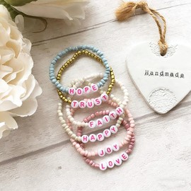 Xilitata Pink Letter Beads Alphabet Letters White Round Bead, 4x7mm 1200pcs, Pink Beads for Bracelets Friendship Bracelets Making Kit Beads with Box