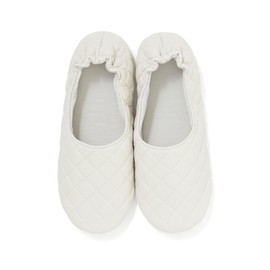 Francfranc Quilted Pocket Room Shoes, white