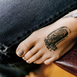 MOYOU LONDON Semi Cured Gel Nail Pedicure Strips, Nail File & Wooden Cuticle Pen - 32 Pieces Gel Wraps for Nails - Salon Quality Manicure Set & Pedicure Accessories, Fossil