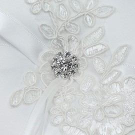 duozoanz Vintage Wedding Ring Cushion Ring Holder - Wedding Ring Cushion Ring Box with Lace Satin Ribbon for Bride and Groom Use when Wearing a Ring, 18 x 18 cm, White (A)