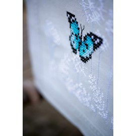 Vervaco Embroidery Kit Table Runner Embroidery Set Adults Pre-Printed Butterfly Dance Embroidery Runner for DIY Embroidery Pre-Drawn Blanket Embroidery Satin Stitch 40 x 100 cm Creative Gift