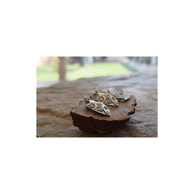 Tribal boho earrings: robust and triangular