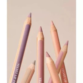 CLIO [NEW컬러추가] 벨벳 립 펜슬 기획 [본품+샤프너 구성] 2019148 [014 헤이즐넛토프] CLIO [NEW Color Added] Velvet Lip Pencil Set [Includes Full Size + Sharpener] 2019148 [014 Hazelnut Taupe]