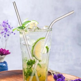 BRIIEC 4pcs Reusable Silver Stainless Steel Straws with Carry Case, Metal Straws with Clean Brush, Cute Drinking Straws, Portable for Travel Camping, Kitchen, Bar, Restaurant, Coffee, Juice